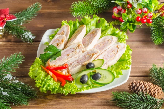 Рулет куриный с ветчиной